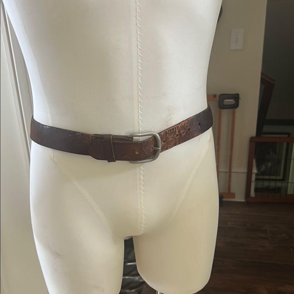 Vintage Well Worn Levi’s Harness Leather Sz 34 Brown Belt FVC